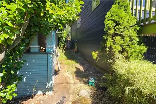 1016 NE 69th St, Seattle, WA 98115 - Photo 24