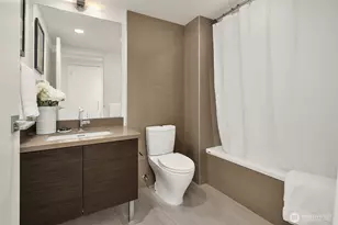 588 Bell St, Seattle, WA 98121 - Photo 18