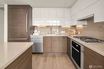 588 Bell Street #2606S, Seattle, WA 98121 - Photo 2