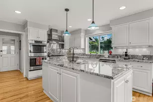1106 Bayshore Dr, Camano Island, WA 98282 - Photo 8