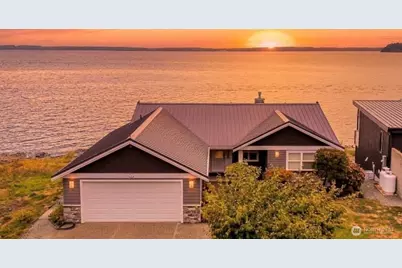 1106 Bayshore Drive, Camano Island, WA 98282 - Photo 2