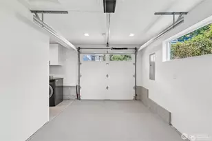 12038 N Park Ave N, Seattle, WA 98133 - Photo 24