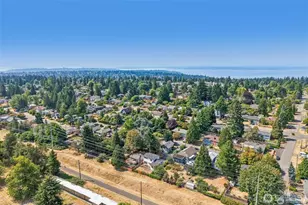 12038 N Park Ave N, Seattle, WA 98133 - Photo 32
