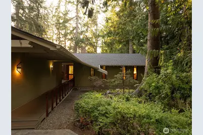 18710 88th Avenue W, Edmonds, WA 98026 - Photo 2