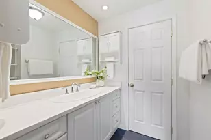 2221 Gilman Dr W, Seattle, WA 98119 - Photo 18