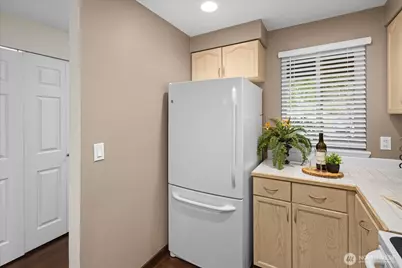 15917 Waynita Way NE #E202, Bothell, WA 98011 - Photo 6