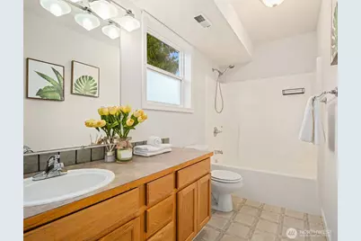 14032 Wayne Place N, Seattle, WA 98133 - Photo 18