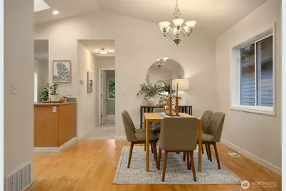 14032 Wayne Place N, Seattle, WA 98133 - Photo 4