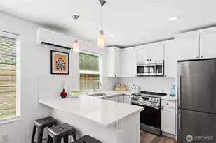 5947 41st Ave SW, Seattle, WA 98136 - Photo 4
