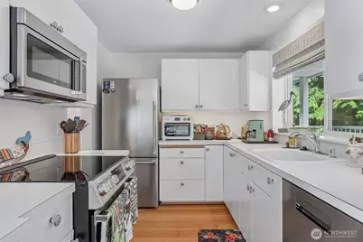 10203 47th Avenue SW #B3, Seattle, WA 98146 - Photo 12