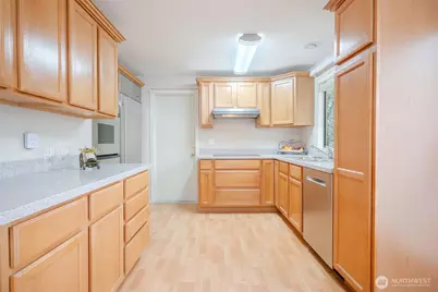 19507 55th Ave NE, Lake Forest Park, WA 98155 - Photo 6