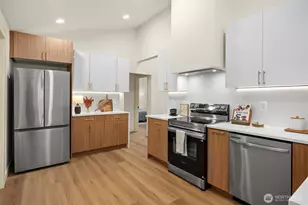 15744 Renton Issaquah Rd SE, Renton, WA 98059 - Photo 10