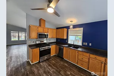 6610 105th Street NE, Marysville, WA 98270 - Photo 8