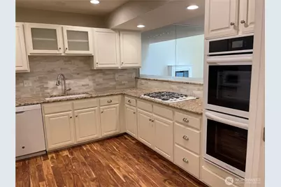 2426 James Place #303, Langley, WA 98260 - Photo 8