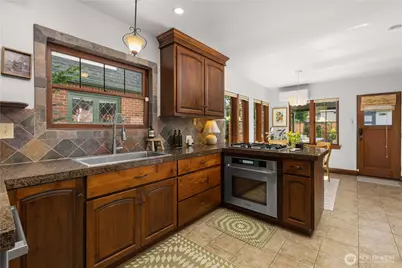 6857 32nd Avenue NE, Seattle, WA 98115 - Photo 10