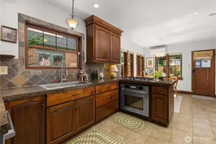 6857 32nd Ave NE, Seattle, WA 98115 - Photo 10