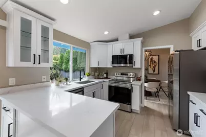 15933 SE 48th Drive, Bellevue, WA 98006 - Photo 6
