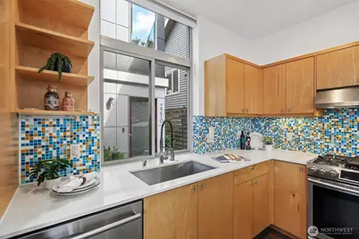 2208 E Alder Street, Seattle, WA 98122 - Photo 8