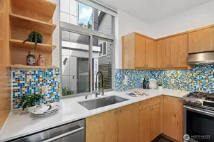 2208 E Alder St, Seattle, WA 98122 - Photo 8