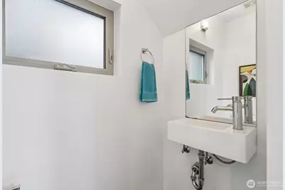 2208 E Alder Street, Seattle, WA 98122 - Photo 12