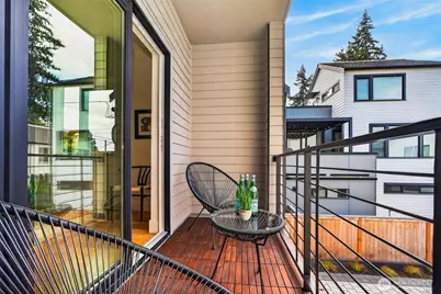 2631 34th Avenue W, Seattle, WA 98199 - Photo 10