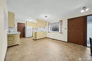 30071 10th Ave SW, Federal Way, WA 98023 - Photo 2