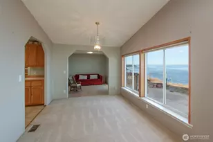180 Cypress Cir, Port Angeles, WA 98362 - Photo 10