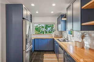 1218 NE 117th St, Seattle, WA 98125 - Photo 6