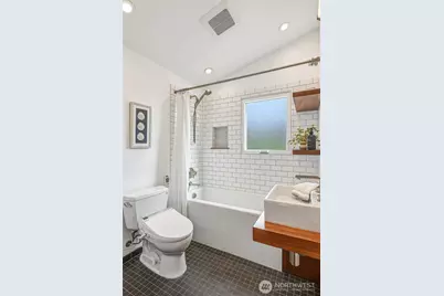 1218 NE 117th Street, Seattle, WA 98125 - Photo 20