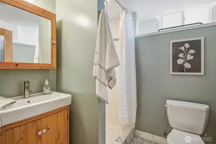 1218 NE 117th St, Seattle, WA 98125 - Photo 28