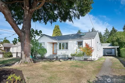 1218 NE 117th Street, Seattle, WA 98125 - Photo 2
