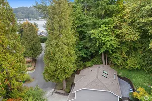2925 West LK Sammamish Pkwy NE, Redmond, WA 98052 - Photo 2