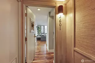 2100 3rd Ave, Seattle, WA 98121 - Photo 18