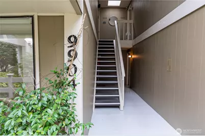 9904 NE 124th Street #1005, Kirkland, WA 98034 - Photo 4