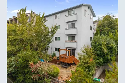 2215 14th Avenue W #1, Seattle, WA 98119 - Photo 32