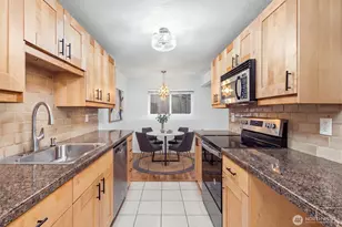 2215 14th Ave W, Seattle, WA 98119 - Photo 12