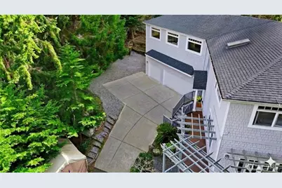 12117 Clearview Drive, Edmonds, WA 98026 - Photo 4