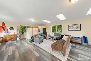 12117 Clearview Dr, Edmonds, WA 98026 - Photo 22