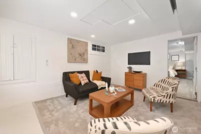 933 N 84th Street, Seattle, WA 98103 - Photo 18