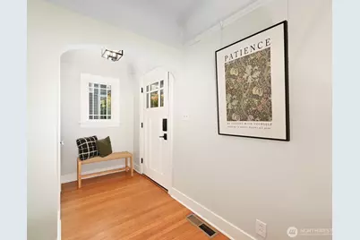 933 N 84th Street, Seattle, WA 98103 - Photo 4