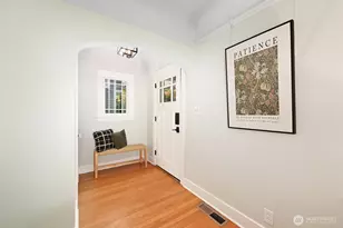 933 N 84th St, Seattle, WA 98103 - Photo 4