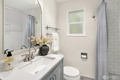 4037 30th Avenue W, Seattle, WA 98199 - Photo 12