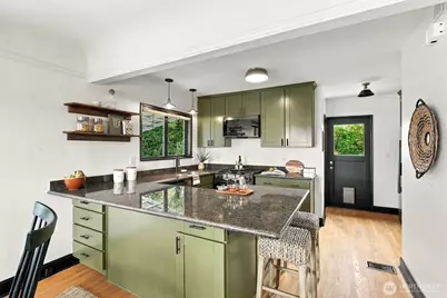 7944 Seward Park Avenue S, Seattle, WA 98118 - Photo 14