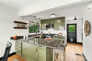 7944 Seward Park Ave S, Seattle, WA 98118 - Photo 14