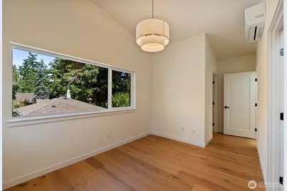 815 NE 100th Street, Seattle, WA 98125 - Photo 14