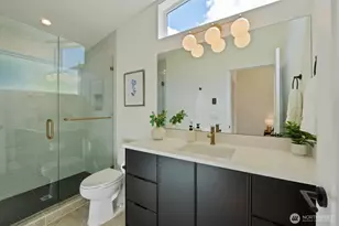 815 NE 100th St, Seattle, WA 98125 - Photo 12
