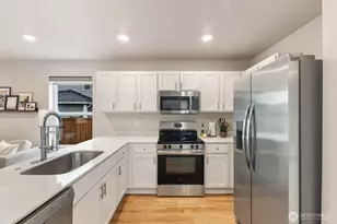 13727 197th St E, Graham, WA 98338 - Photo 16