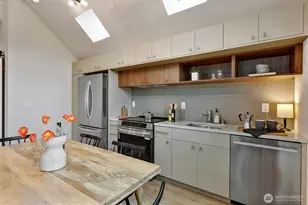 1705 Martin Luther King Jr Way, Seattle, WA 98122 - Photo 8