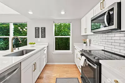 12506 26th Avenue NE #A103, Seattle, WA 98125 - Photo 16