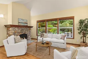 8387 NE Sumanee Pl, Bainbridge Island, WA 98110 - Photo 4